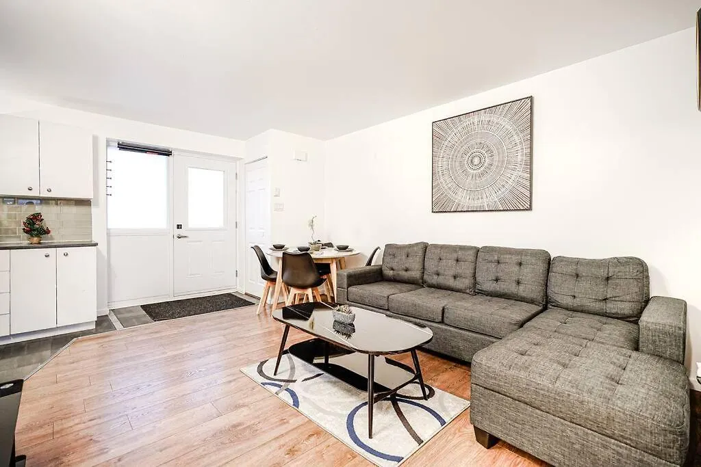 Charmant Appartement De 2 Chambres A Griffintown 몬트리올 아파트